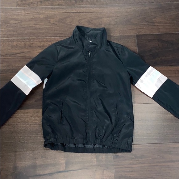 Comfy, Light, Great for style in the cold! - Picture 1 of 2